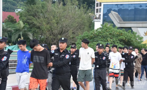 从缅北抓获1777名电诈人员被遣返回国内